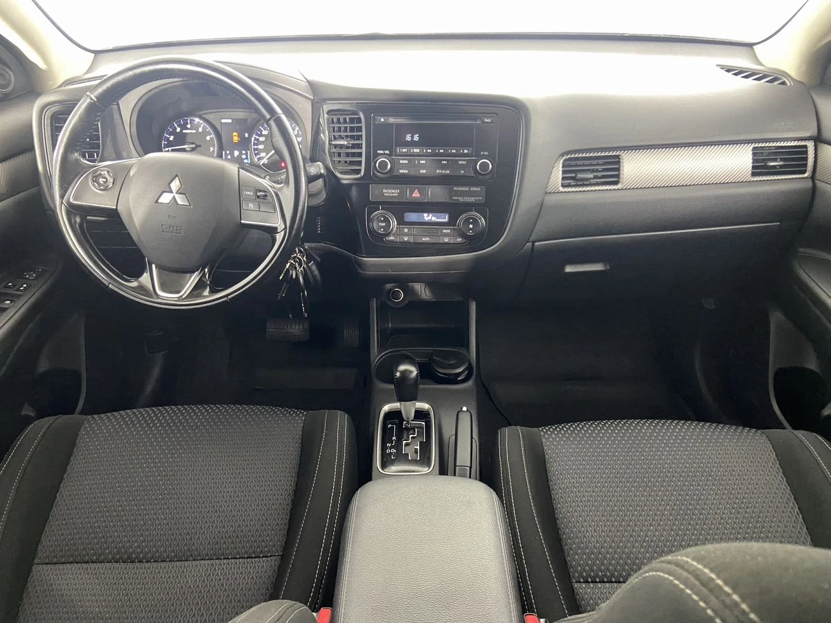 Mitsubishi Outlander, 2016г, полный привод, вариатор