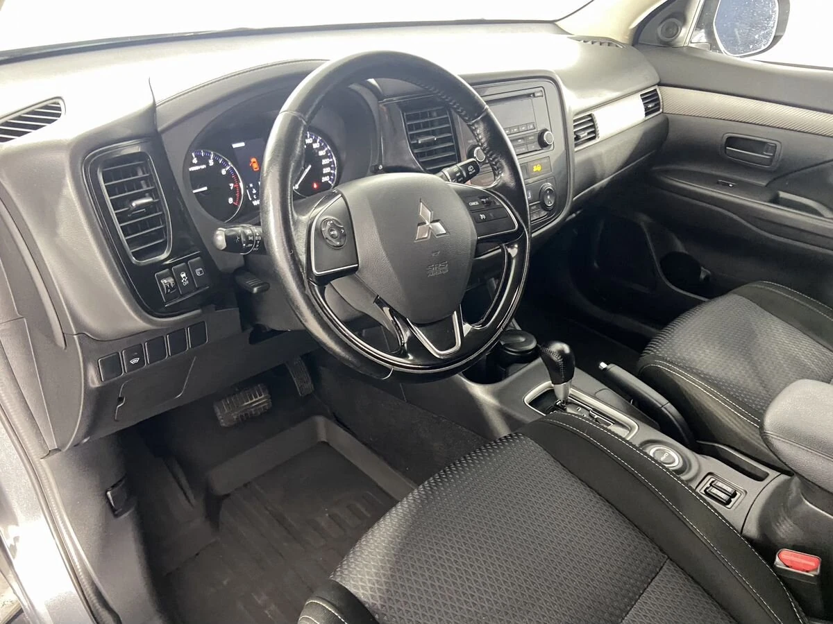 Mitsubishi Outlander, 2016г, полный привод, вариатор