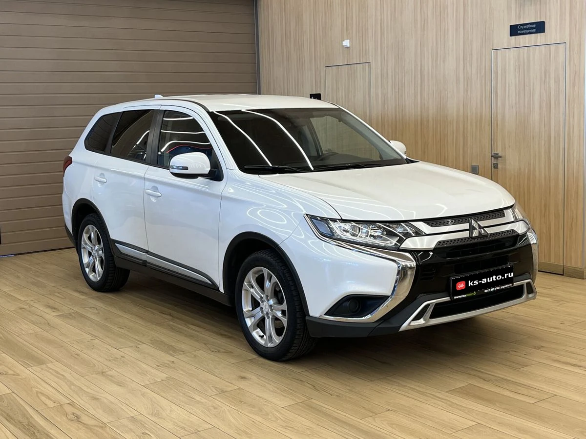 Mitsubishi Outlander, 2019г, передний привод, вариатор