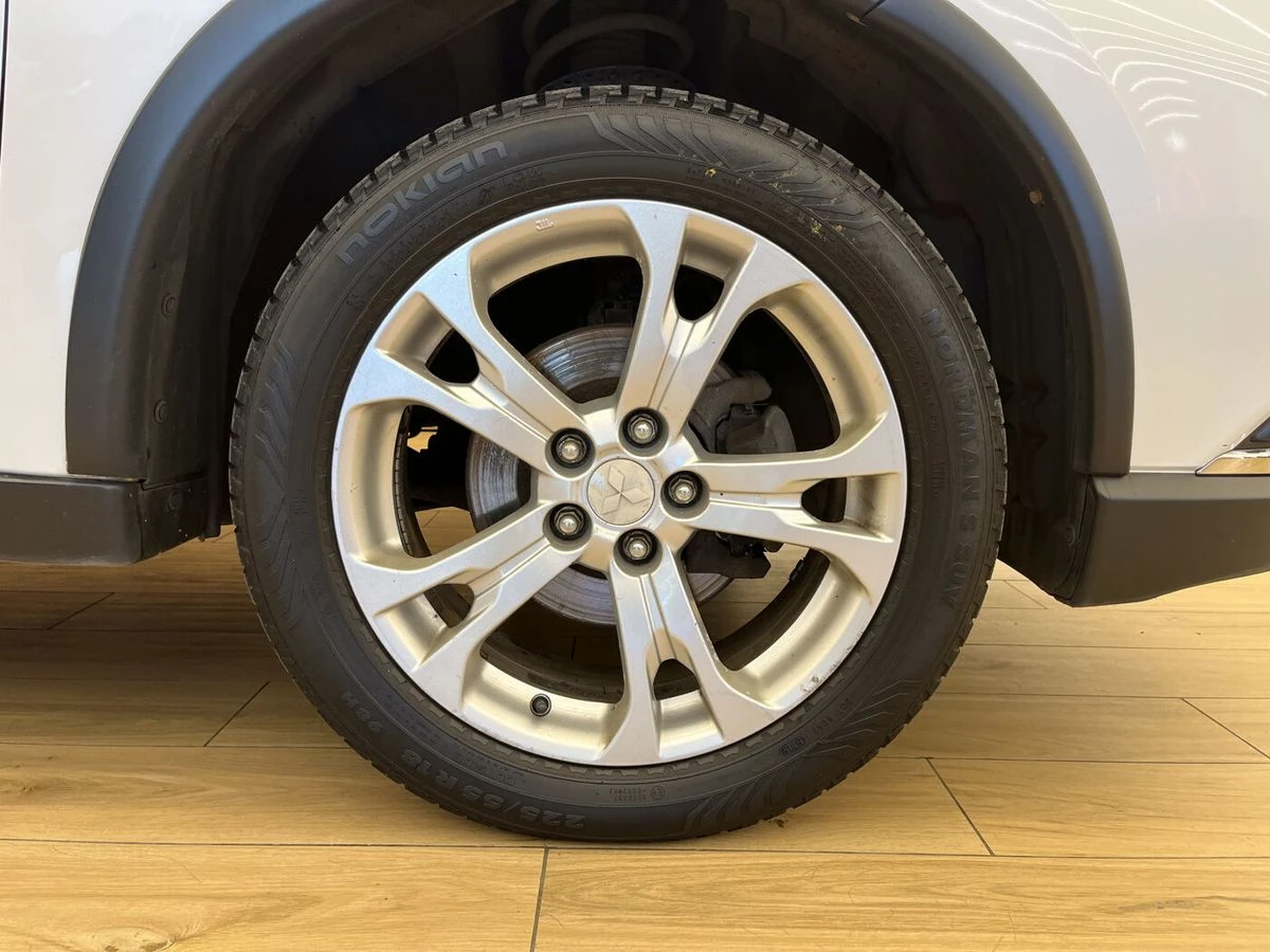 Mitsubishi Outlander, 2019г, передний привод, вариатор