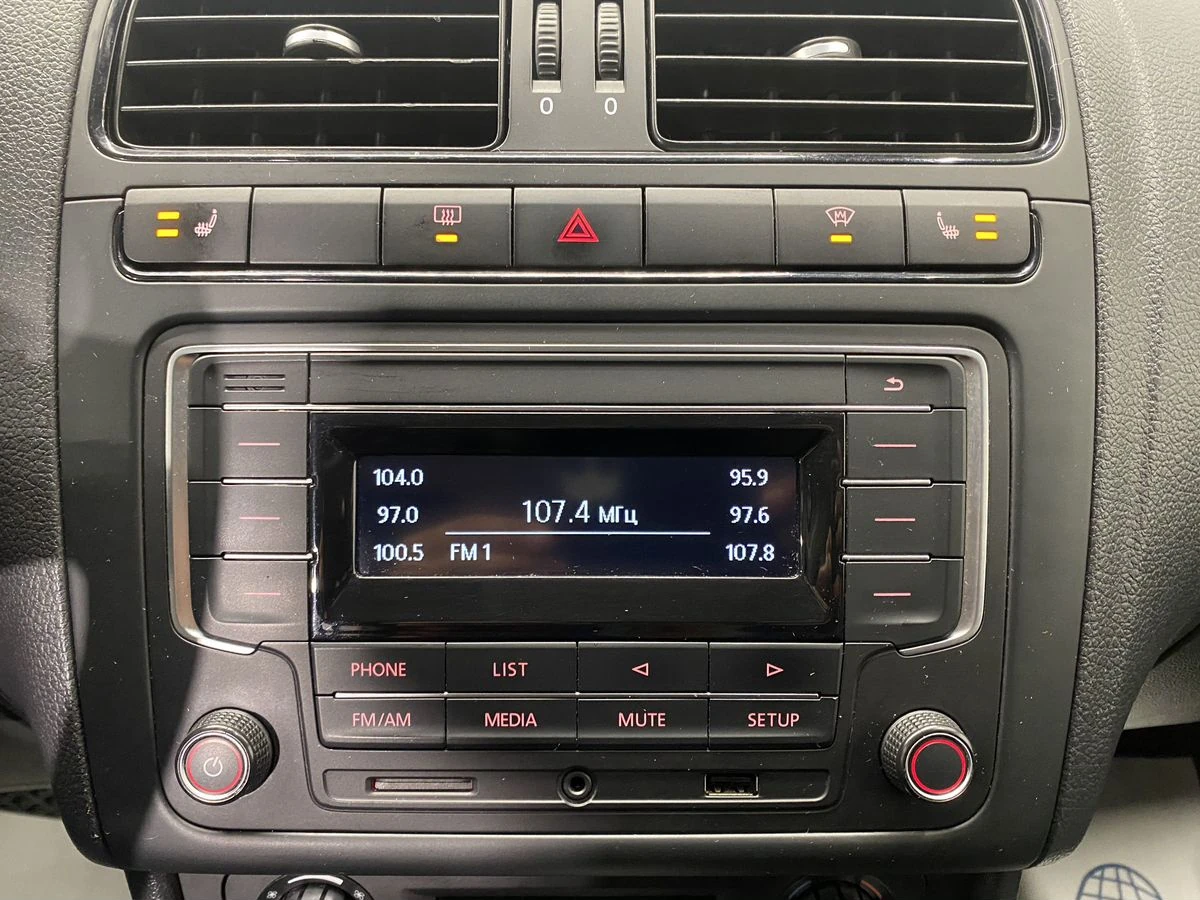 Volkswagen Polo, 2016г, передний привод, автомат