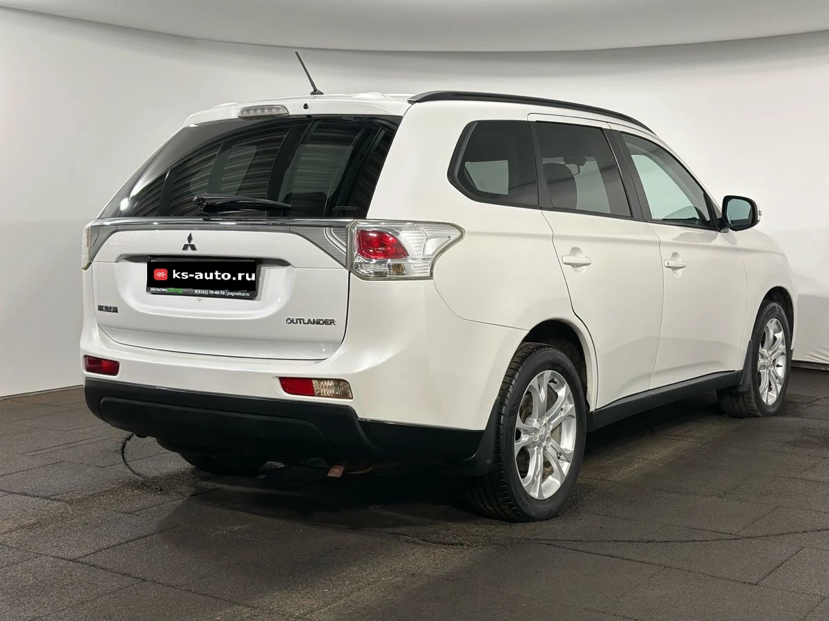 Mitsubishi Outlander, 2012г, полный привод, вариатор