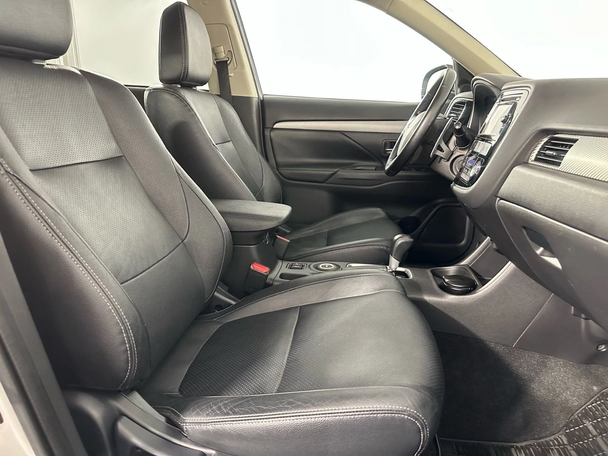 Mitsubishi Outlander, 2012г, полный привод, вариатор