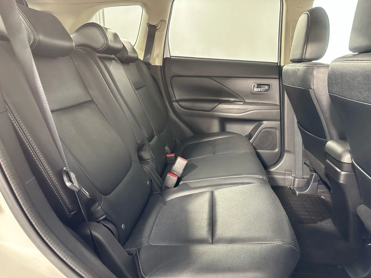 Mitsubishi Outlander, 2012г, полный привод, вариатор