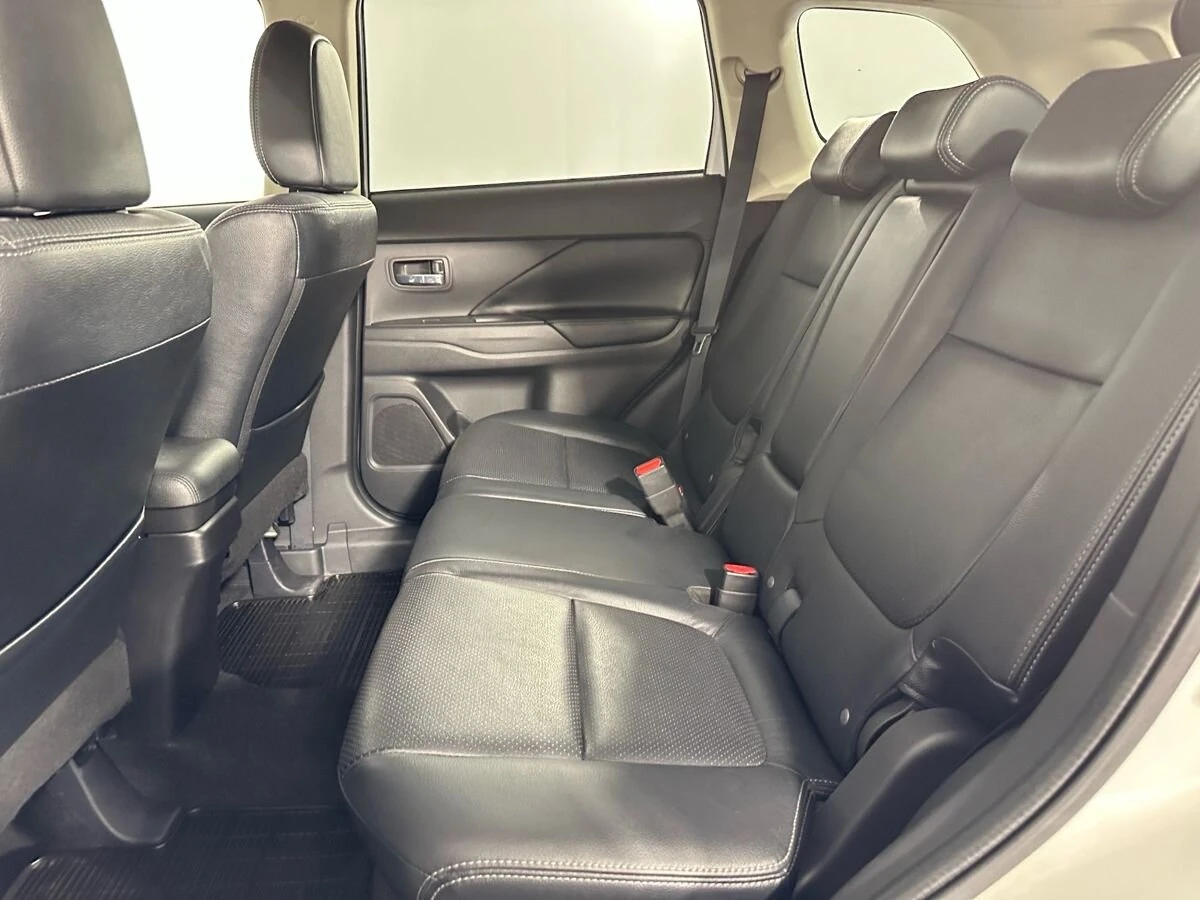 Mitsubishi Outlander, 2012г, полный привод, вариатор