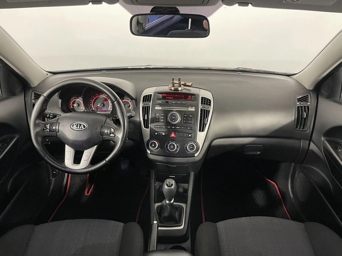Kia Ceed, 2010г, передний привод, механика
