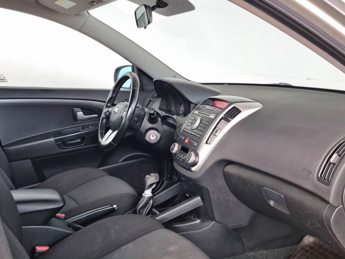 Kia Ceed, 2010г, передний привод, механика