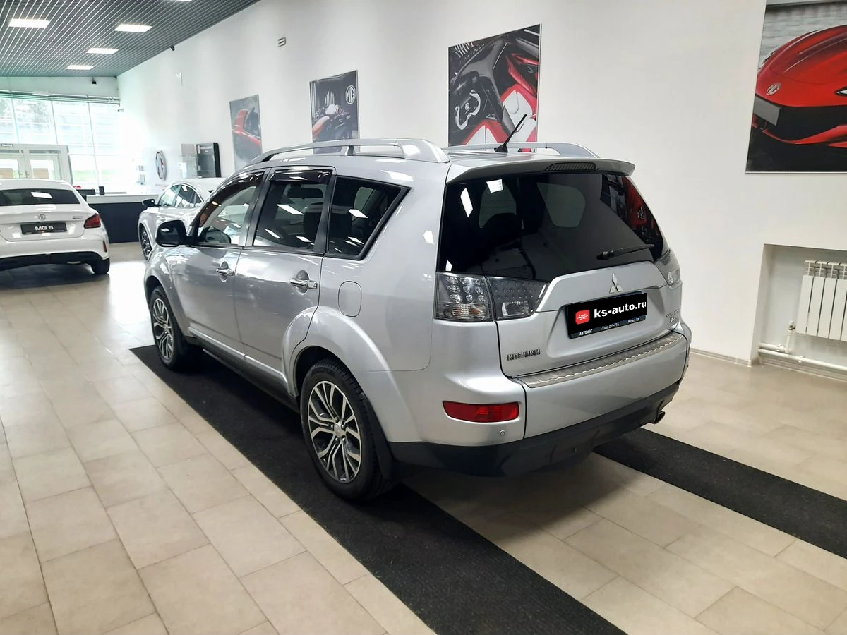 Mitsubishi Outlander, 2008г, полный привод, вариатор