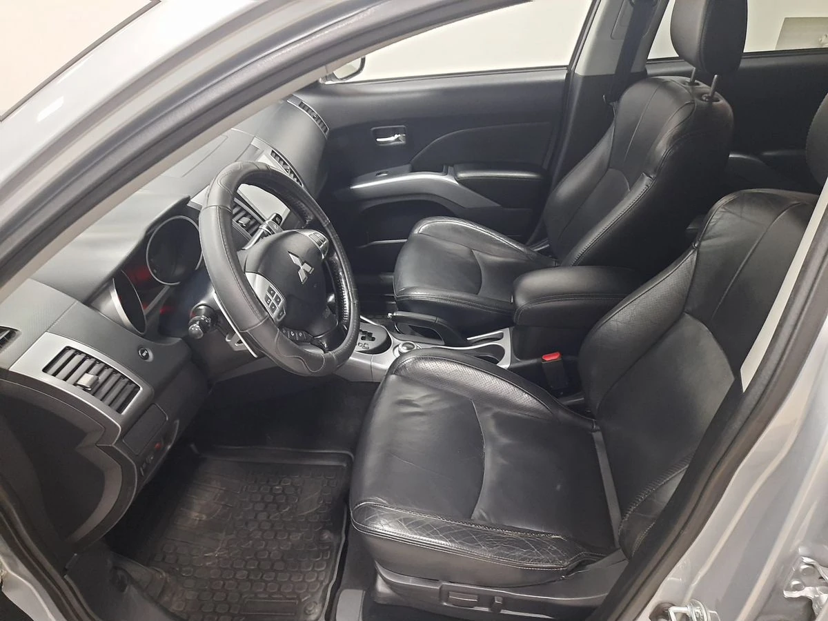 Mitsubishi Outlander, 2008г, полный привод, вариатор