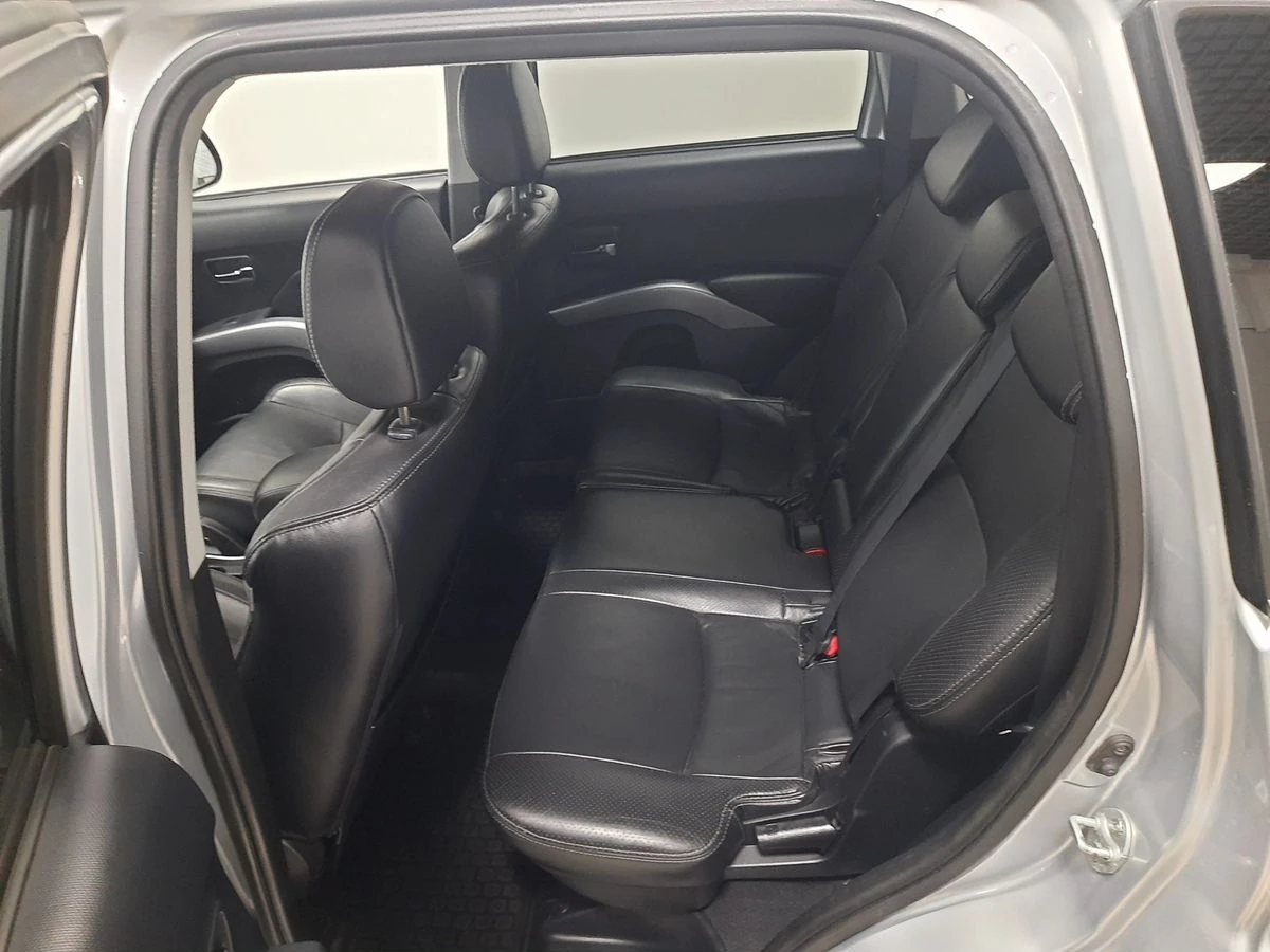 Mitsubishi Outlander, 2008г, полный привод, вариатор