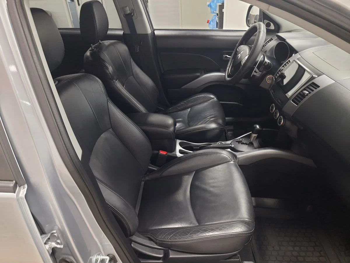Mitsubishi Outlander, 2008г, полный привод, вариатор