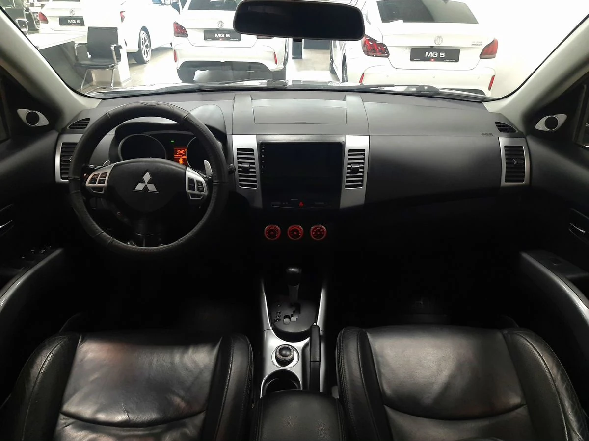 Mitsubishi Outlander, 2008г, полный привод, вариатор