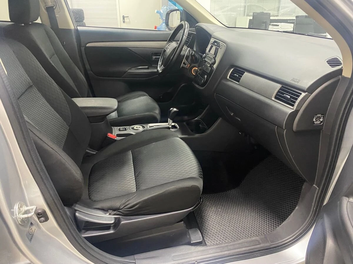 Mitsubishi Outlander, 2013г, полный привод, вариатор