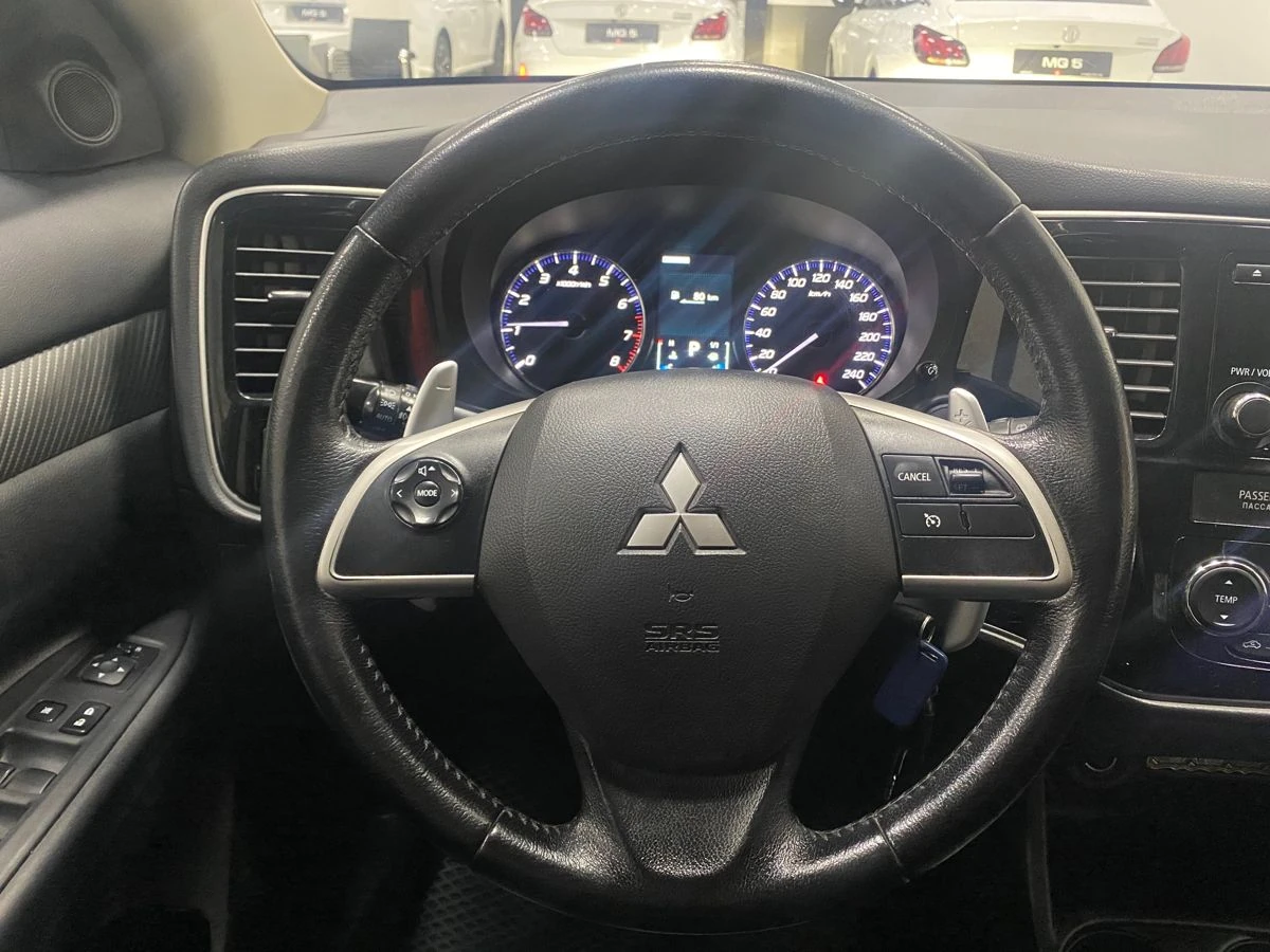 Mitsubishi Outlander, 2013г, полный привод, вариатор