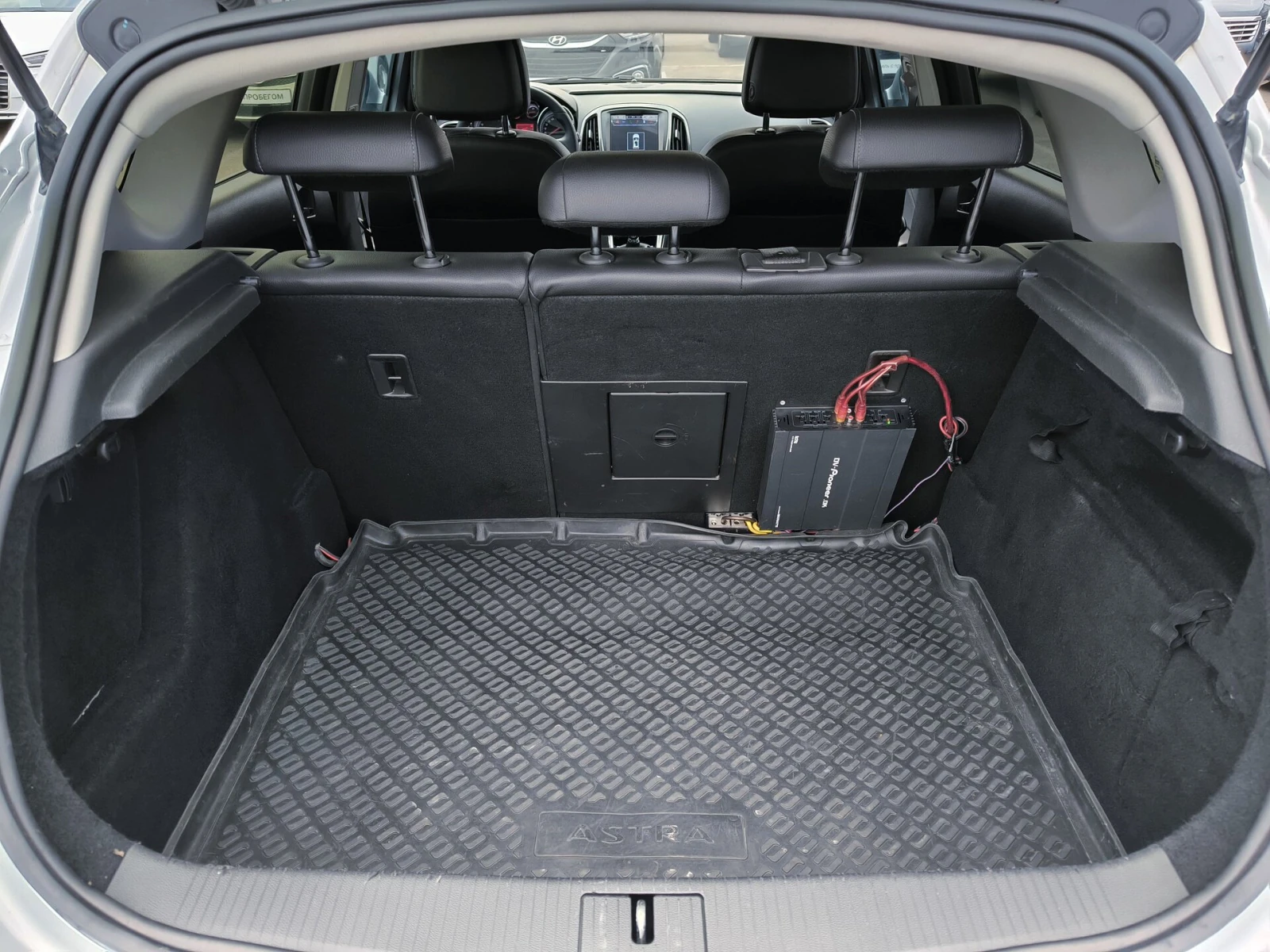 Opel Astra, 2013г, передний привод, механика