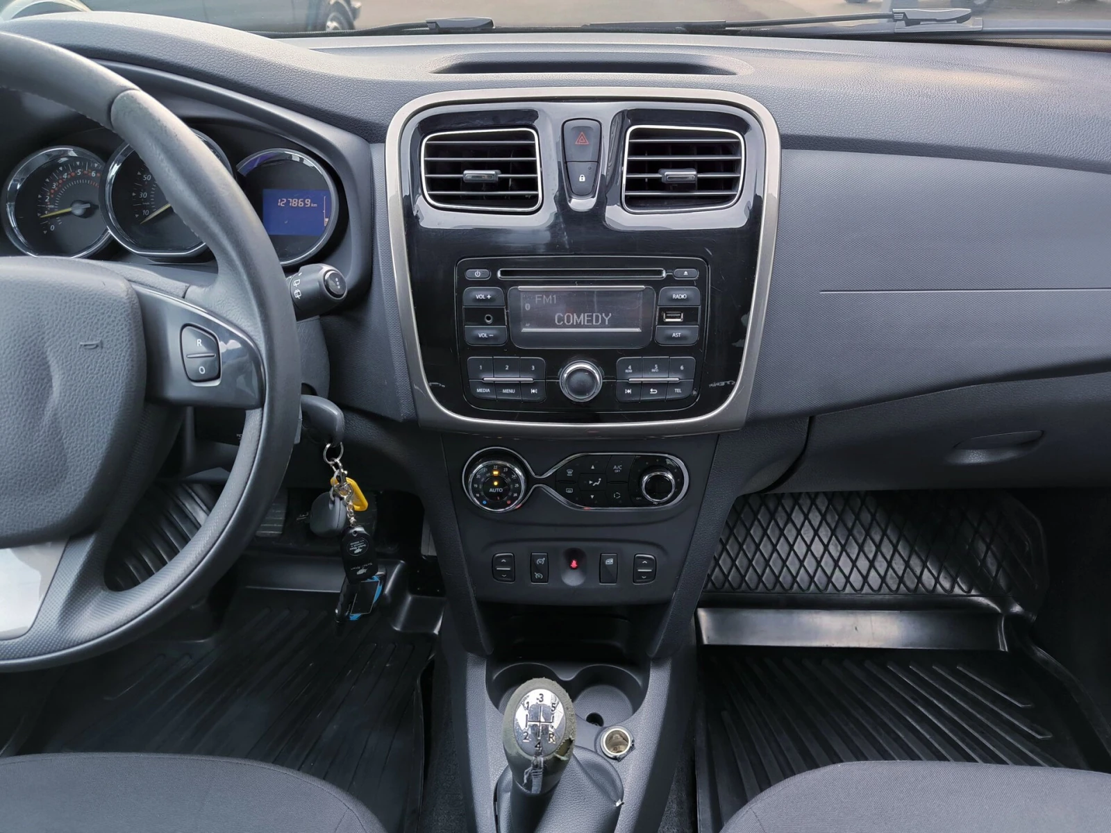 Renault Sandero, 2016г, передний привод, механика