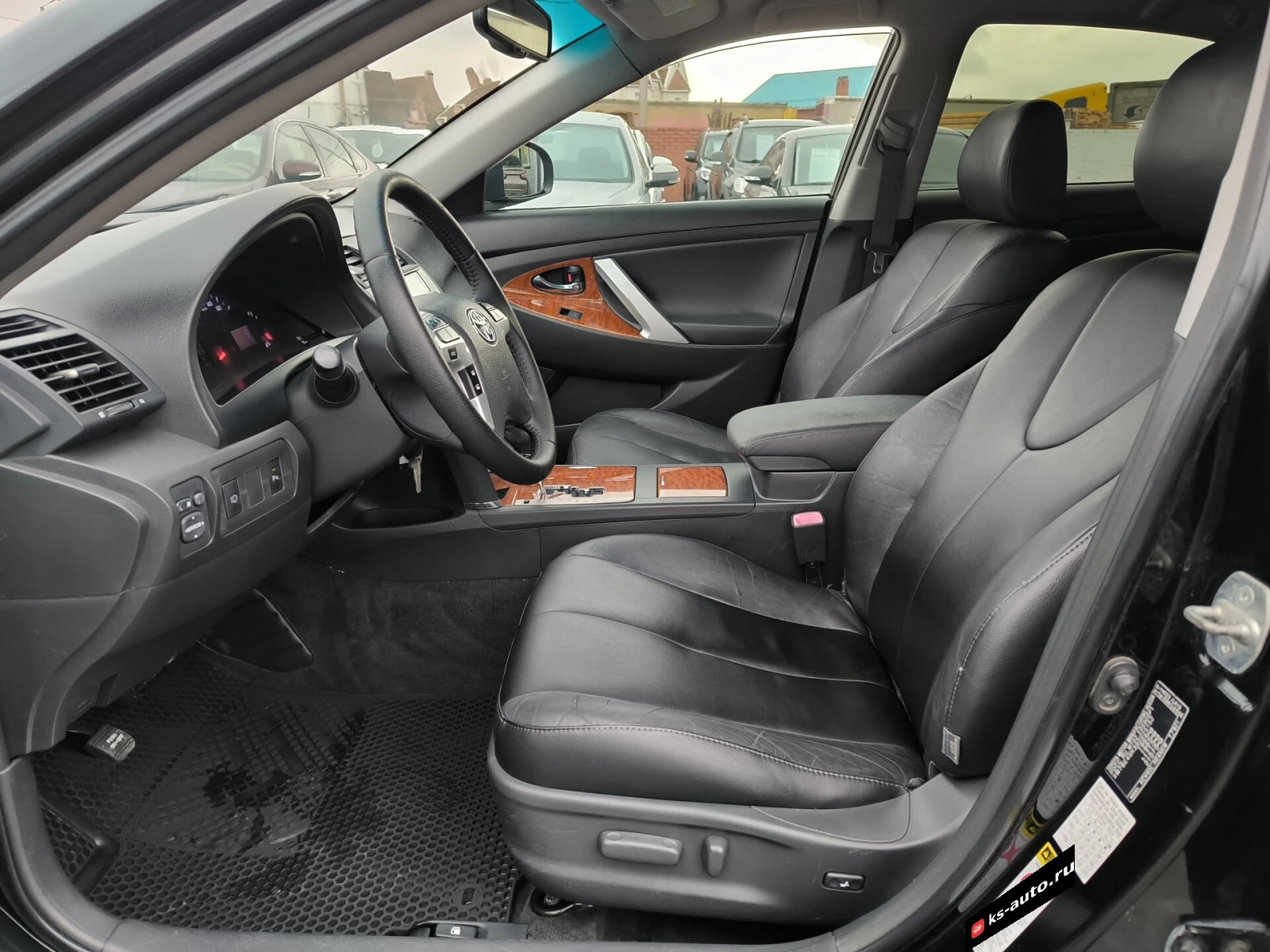 Toyota Camry, 2010г, передний привод, автомат