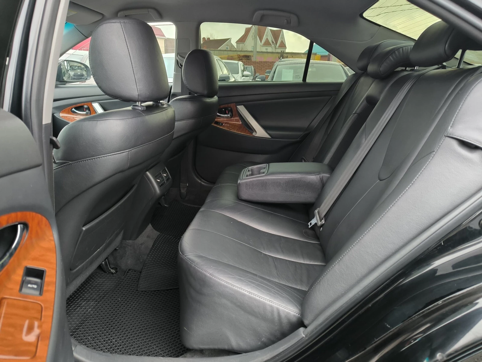 Toyota Camry, 2010г, передний привод, автомат