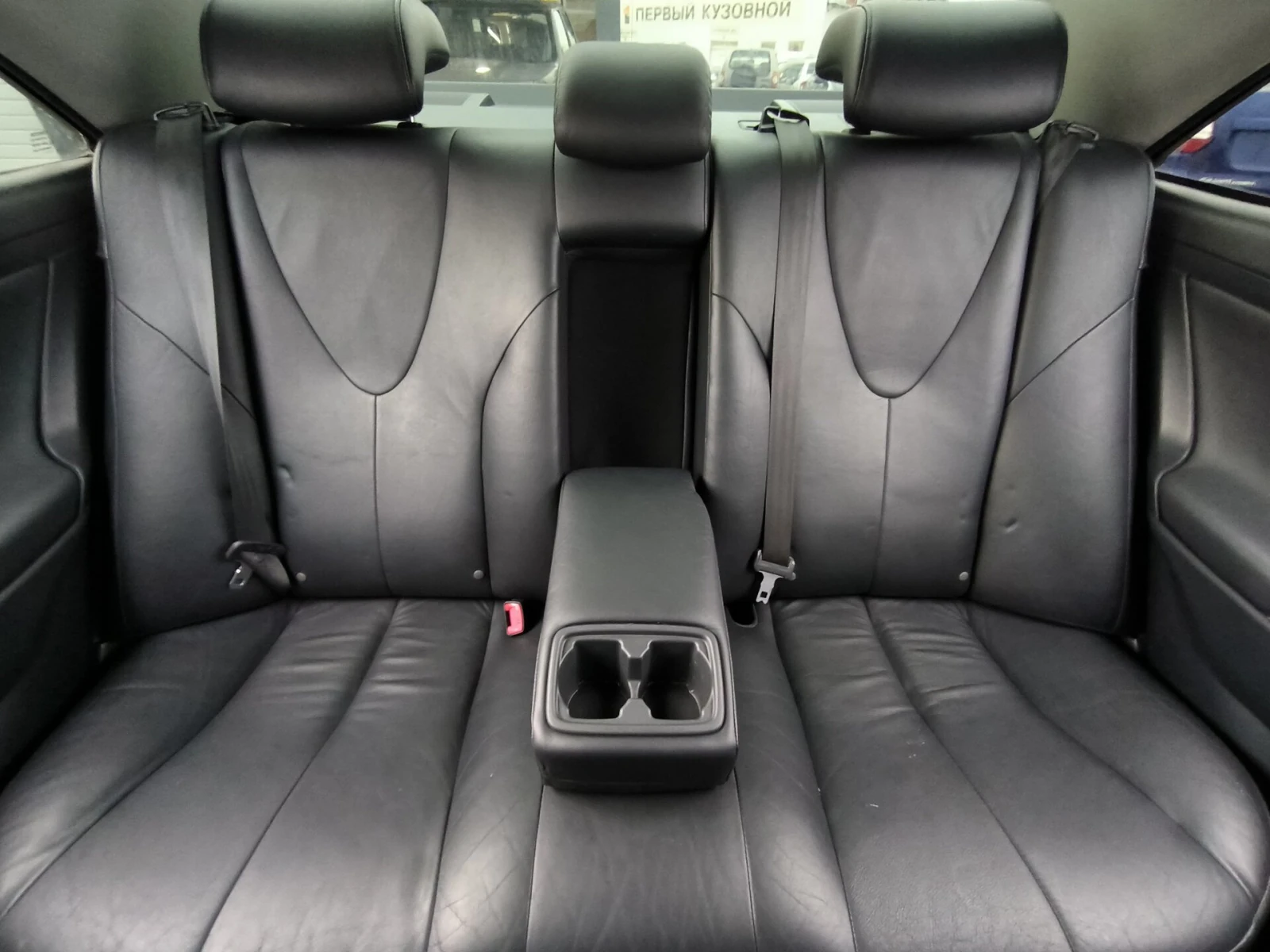 Toyota Camry, 2010г, передний привод, автомат