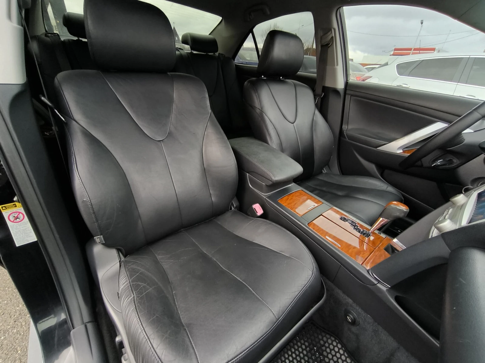 Toyota Camry, 2010г, передний привод, автомат