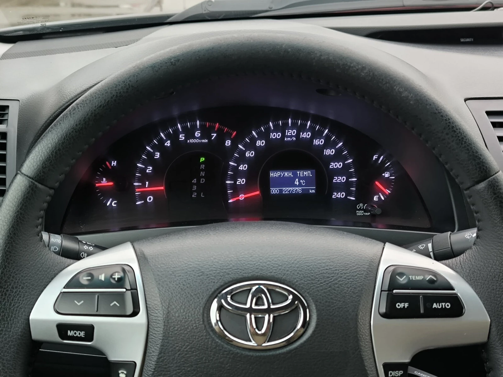 Toyota Camry, 2010г, передний привод, автомат