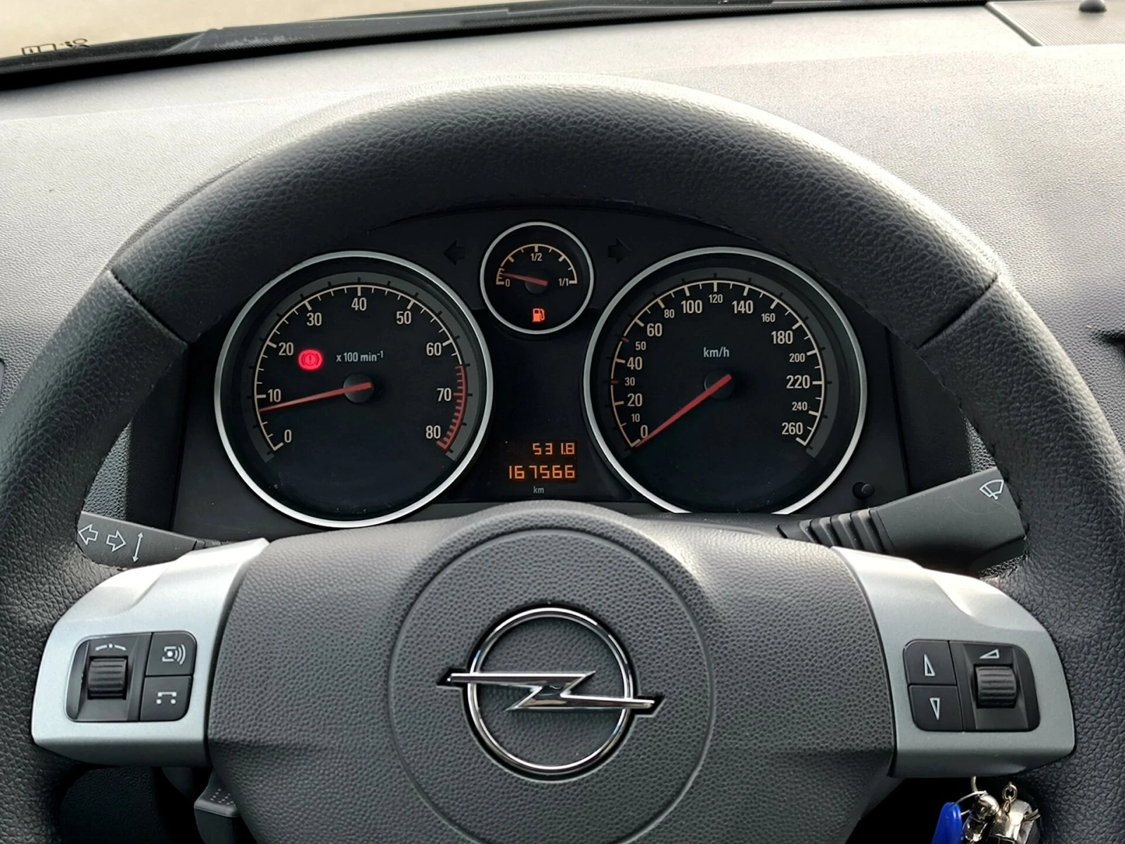 Opel Astra, 2010г, передний привод, механика