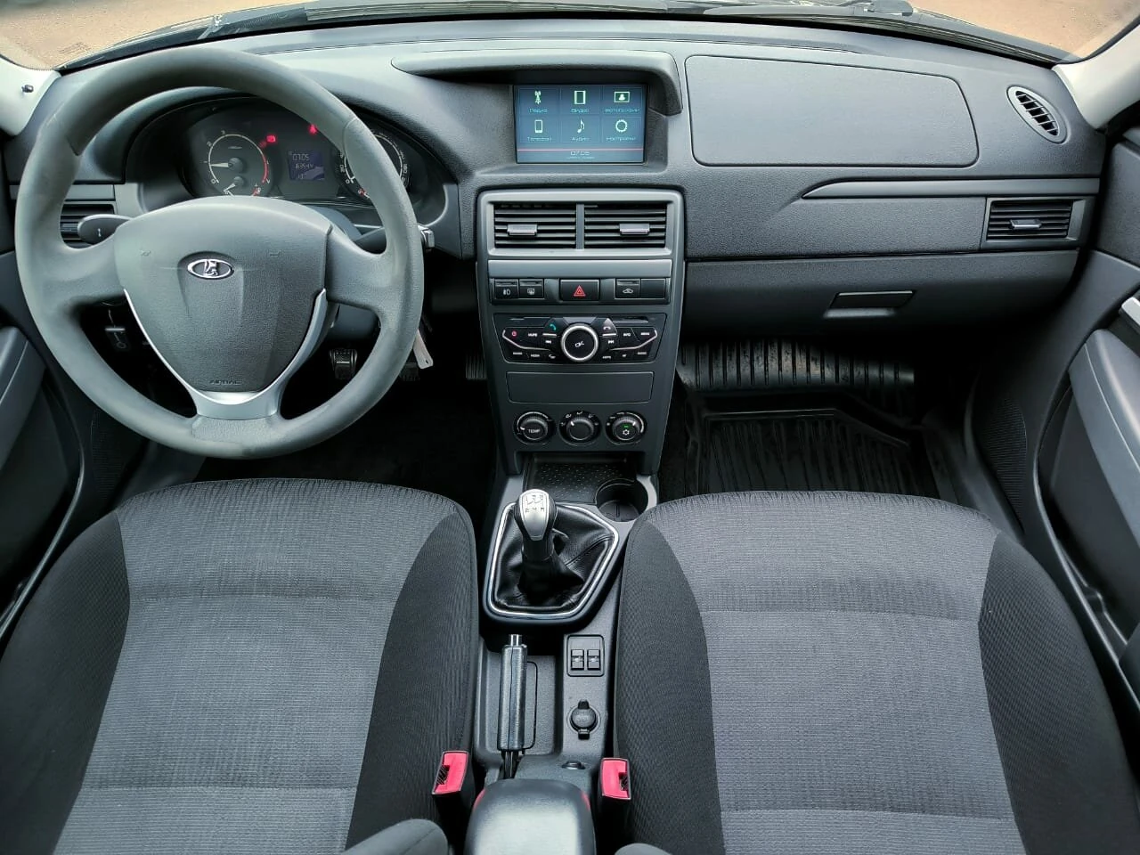 Lada (ВАЗ) Priora, 2018г, передний привод, механика