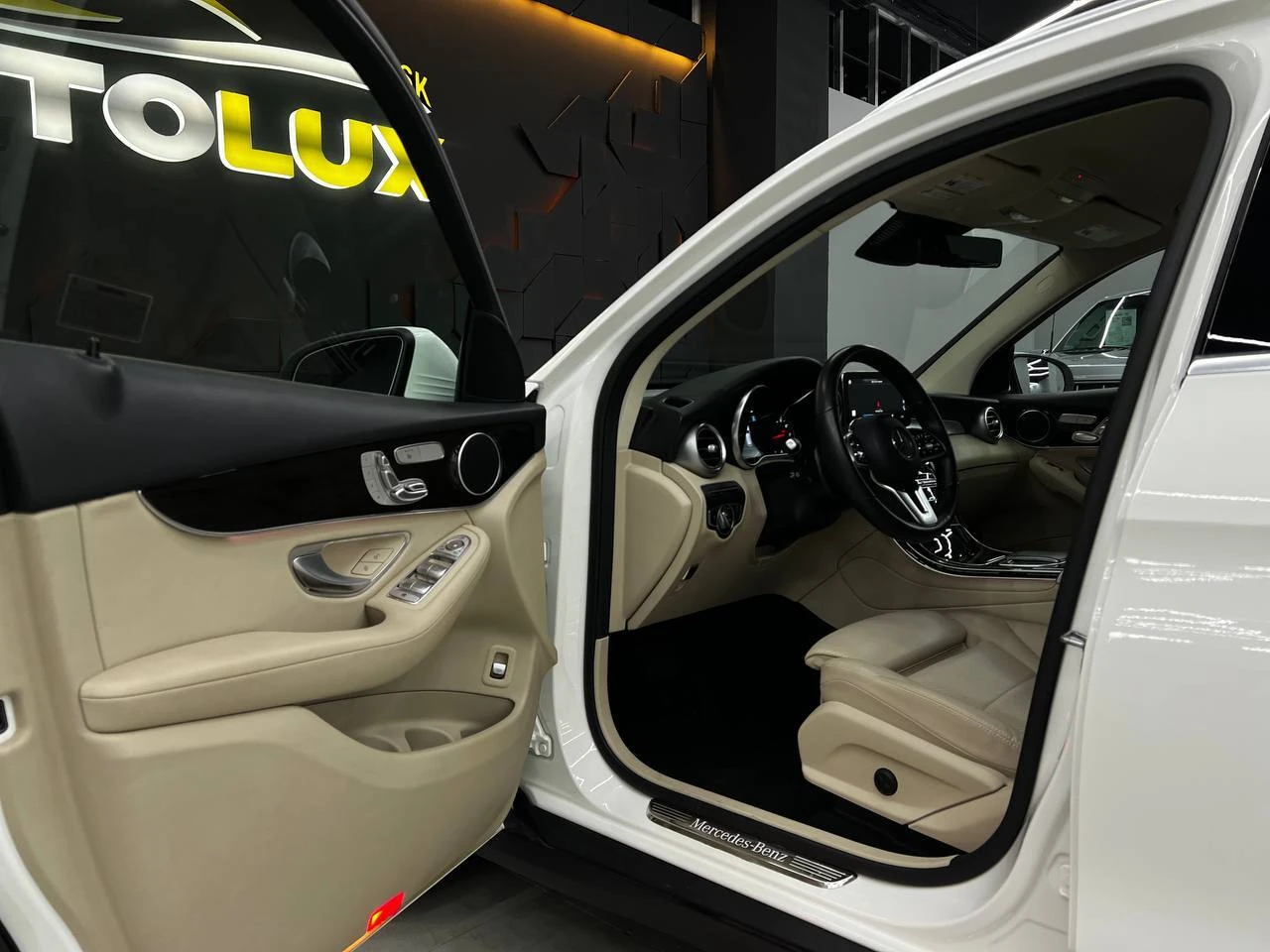 Mercedes-Benz GLC, 2022г, полный привод, автомат