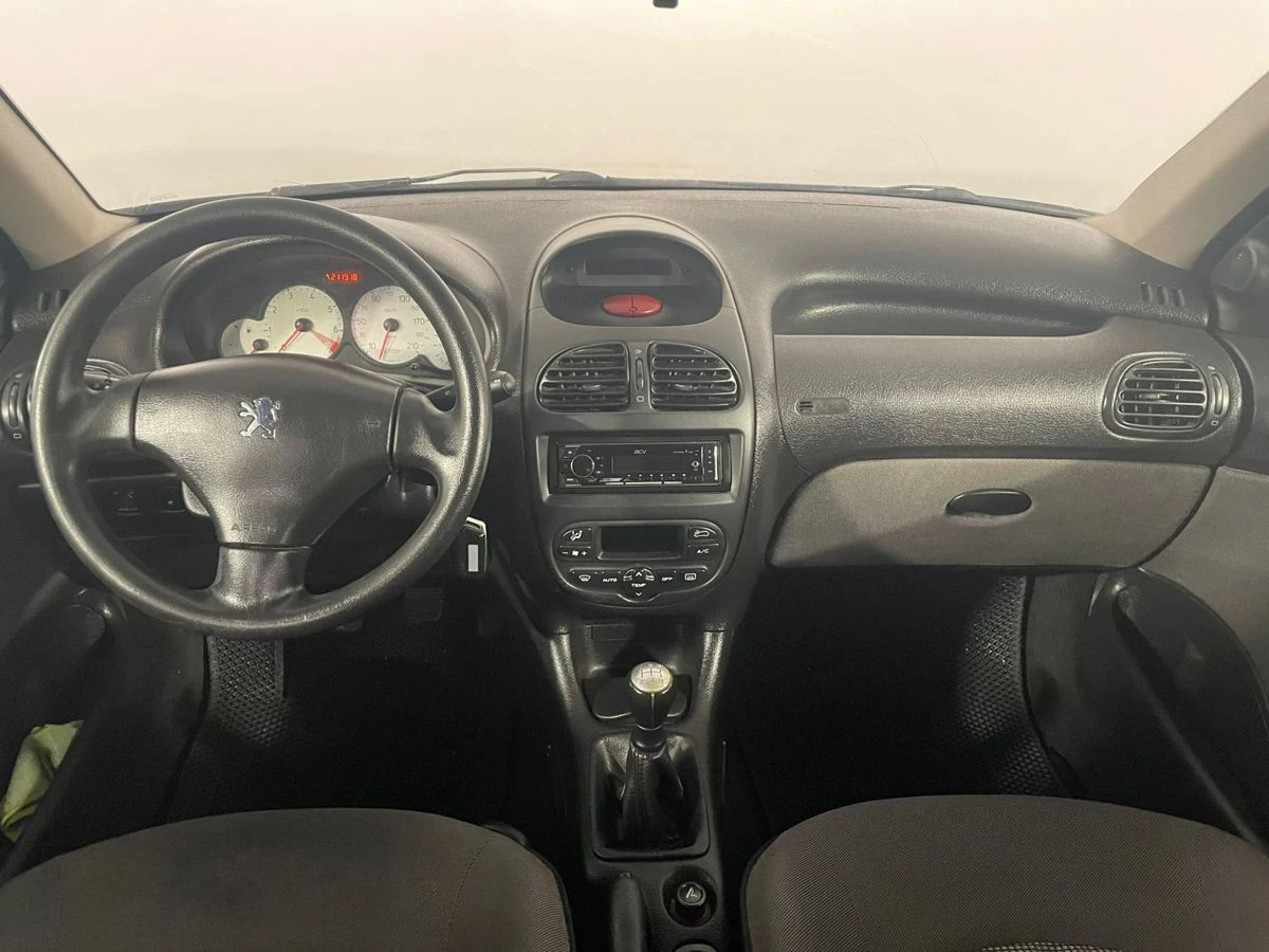 Peugeot 206, 2007г, передний привод, механика
