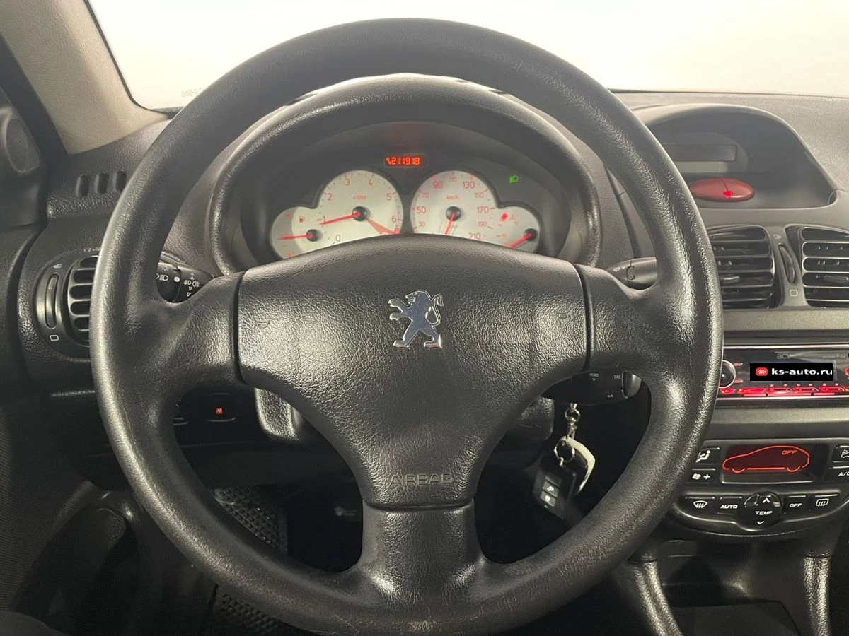 Peugeot 206, 2007г, передний привод, механика