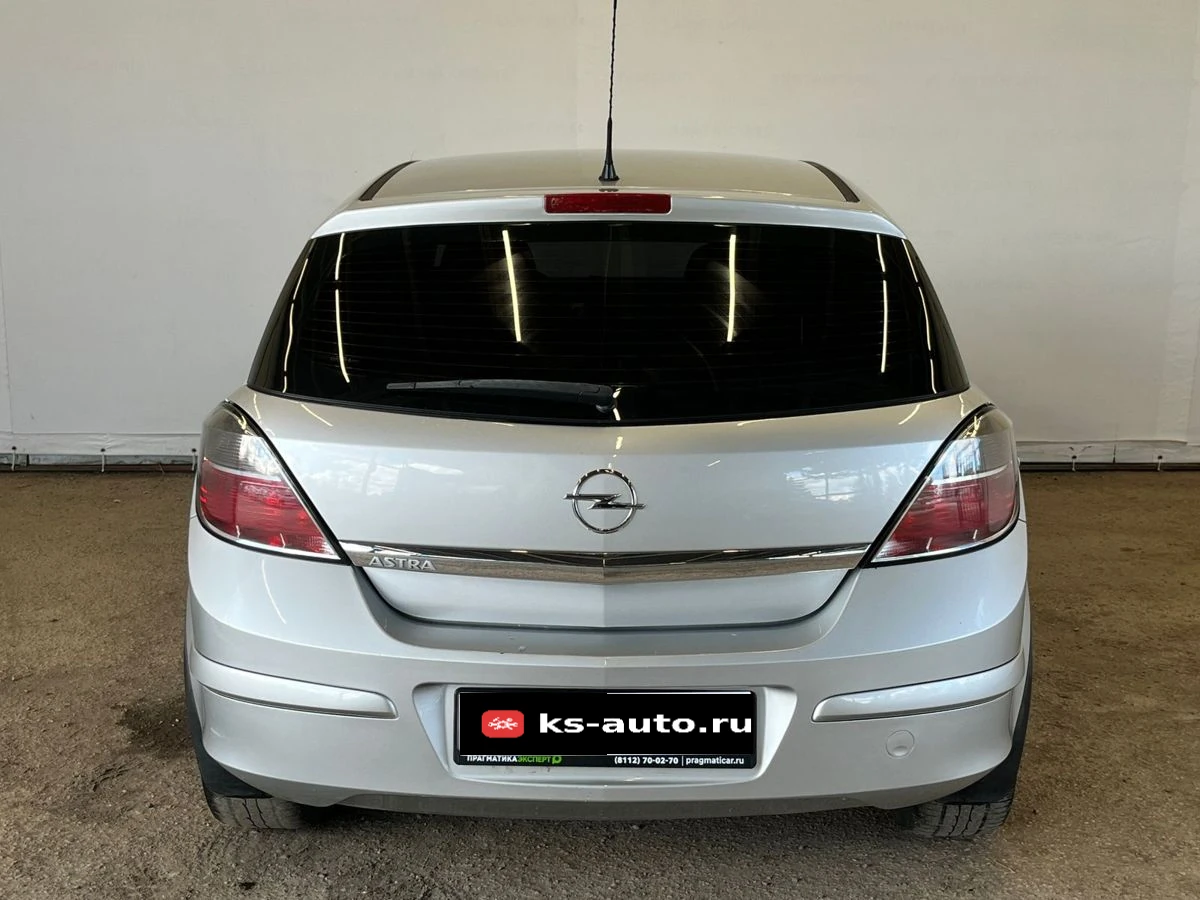 Opel Astra, 2012г, передний привод, механика