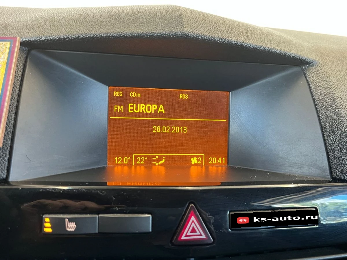 Opel Astra, 2012г, передний привод, механика