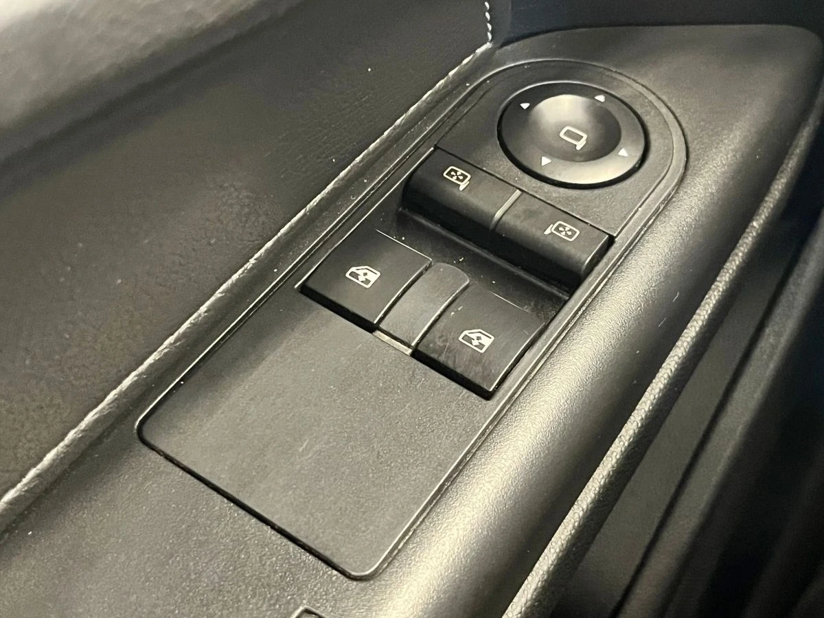 Opel Astra, 2012г, передний привод, механика