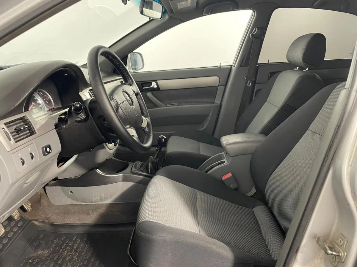 Chevrolet Lacetti, 2010г, передний привод, механика