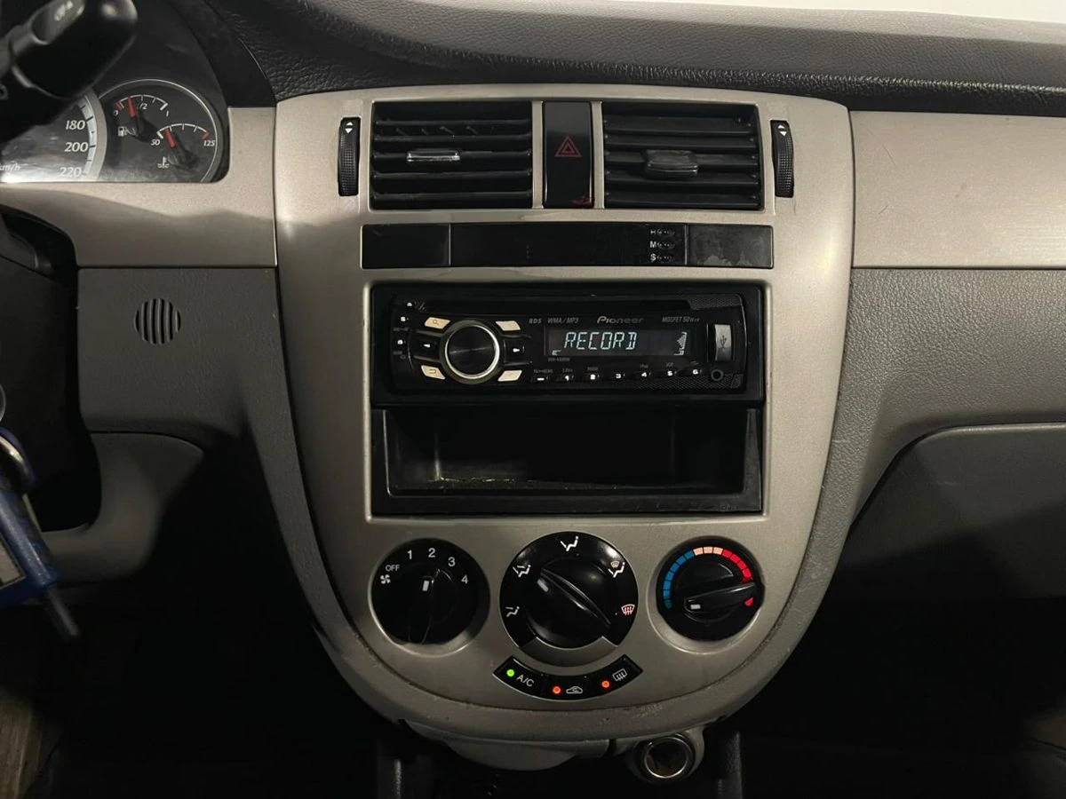 Chevrolet Lacetti, 2010г, передний привод, механика