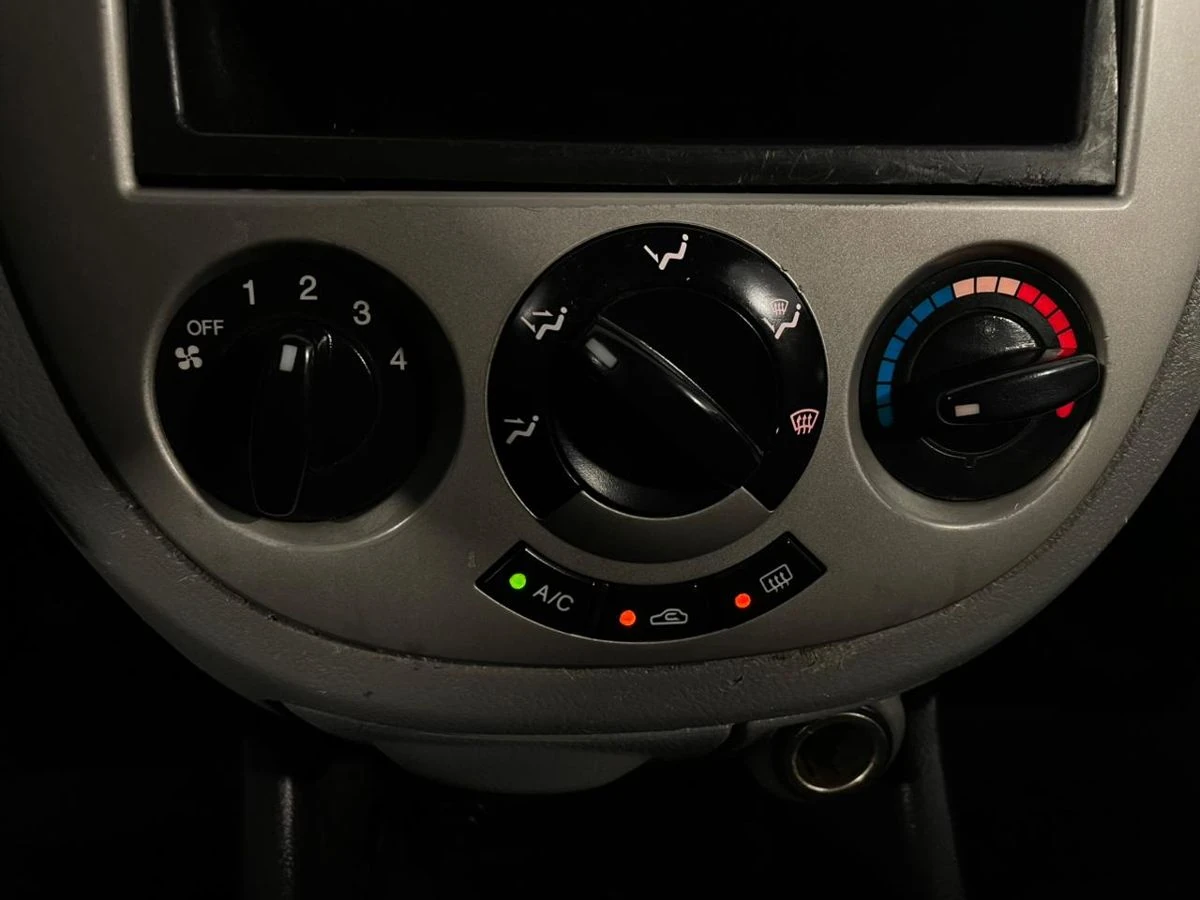 Chevrolet Lacetti, 2010г, передний привод, механика