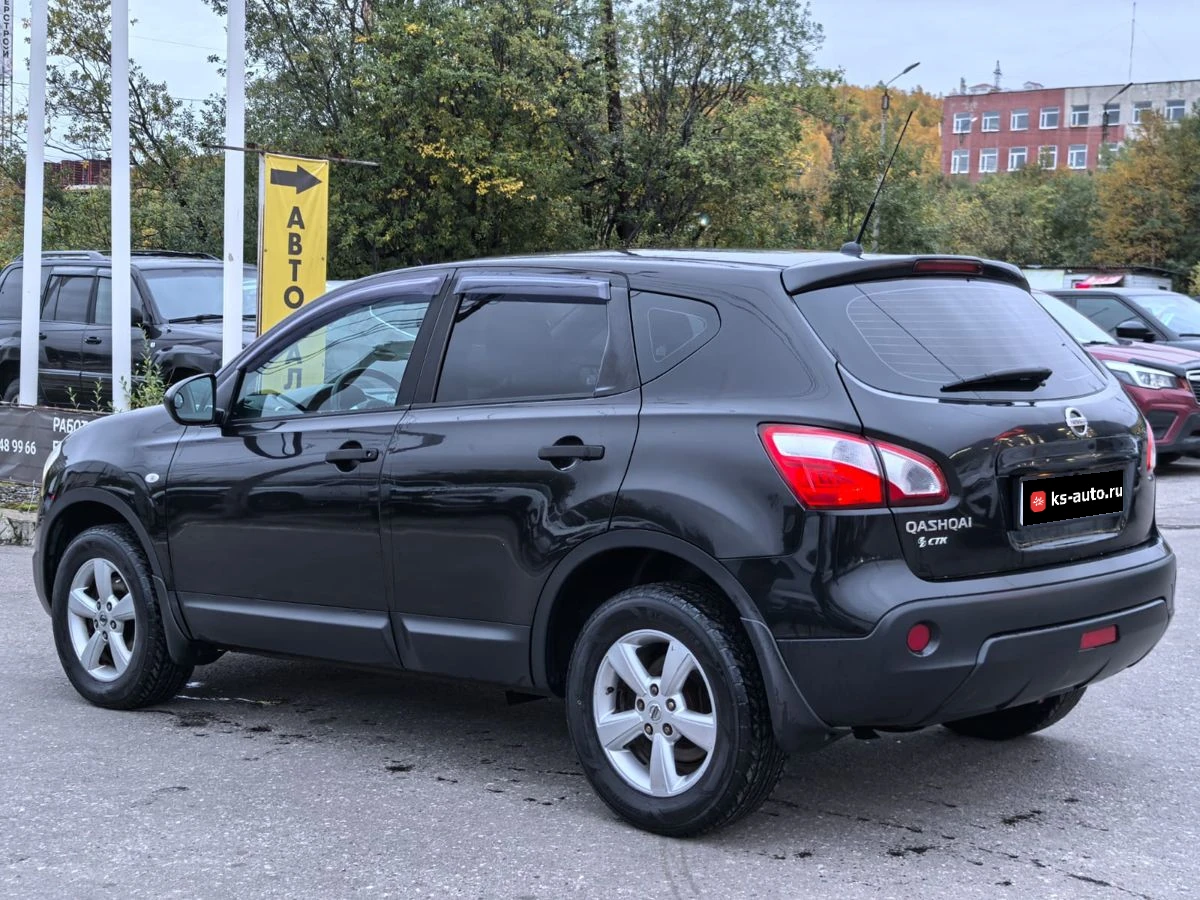 Nissan Qashqai, 2010г, передний привод, механика