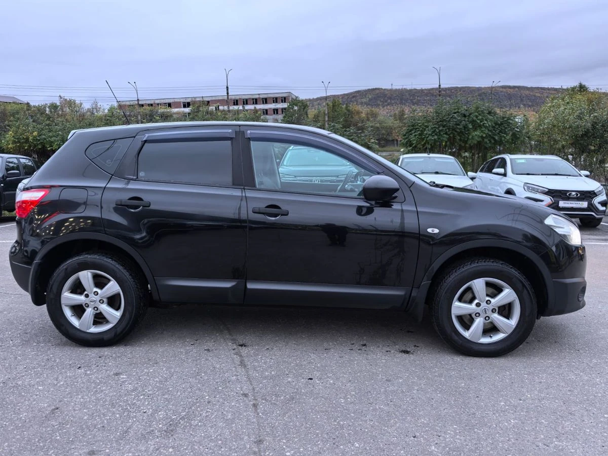 Nissan Qashqai, 2010г, передний привод, механика