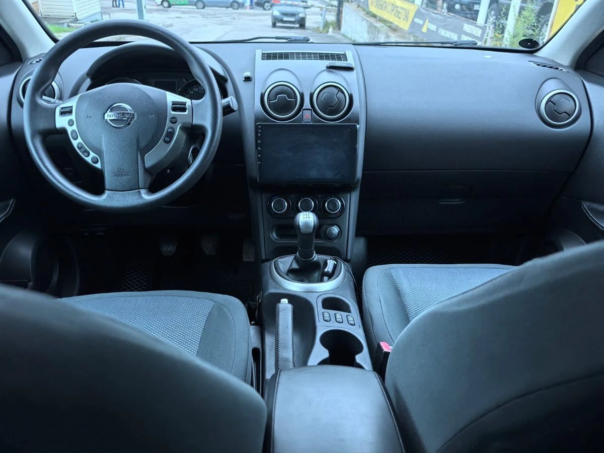 Nissan Qashqai, 2010г, передний привод, механика