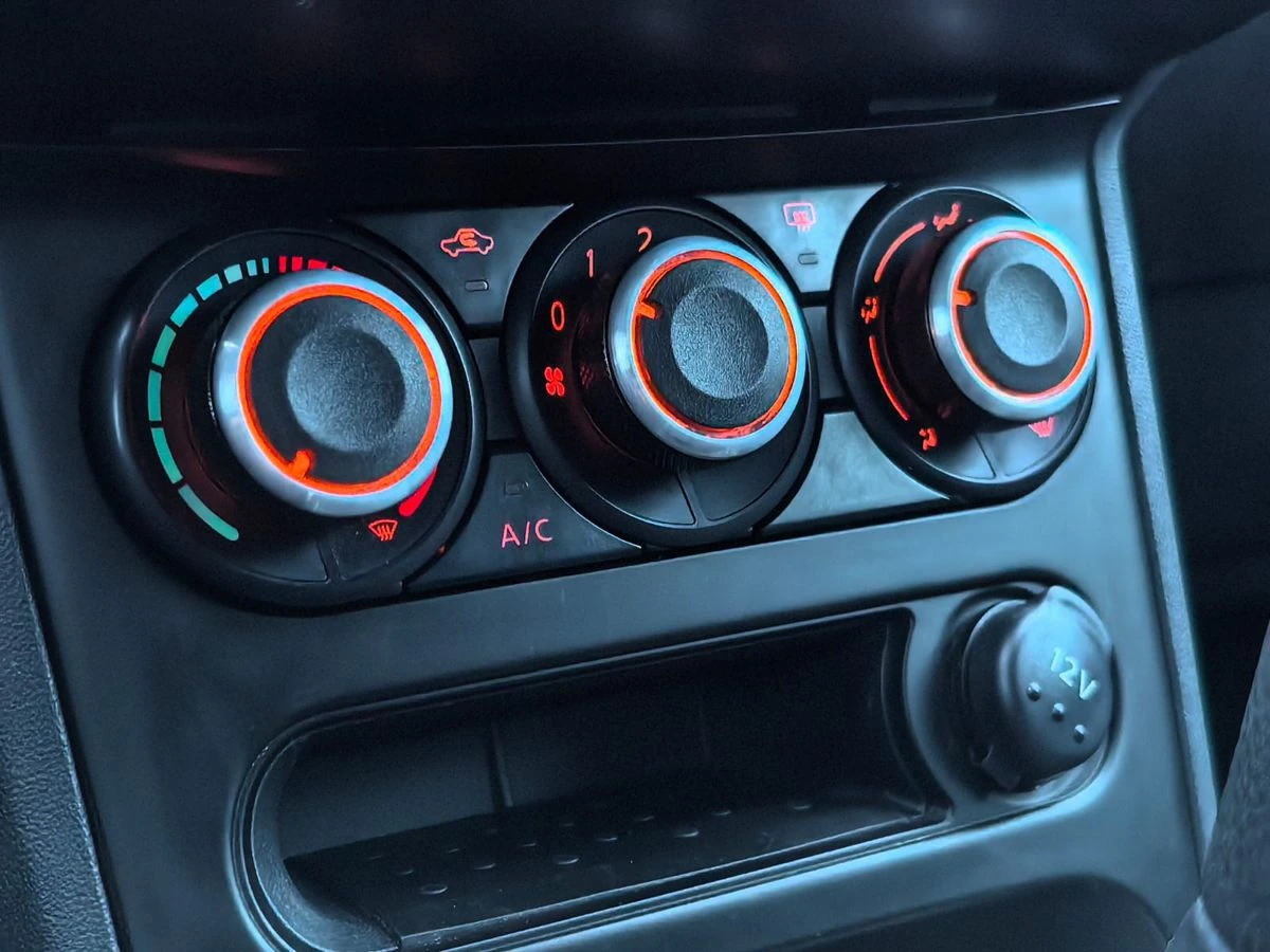 Nissan Qashqai, 2010г, передний привод, механика