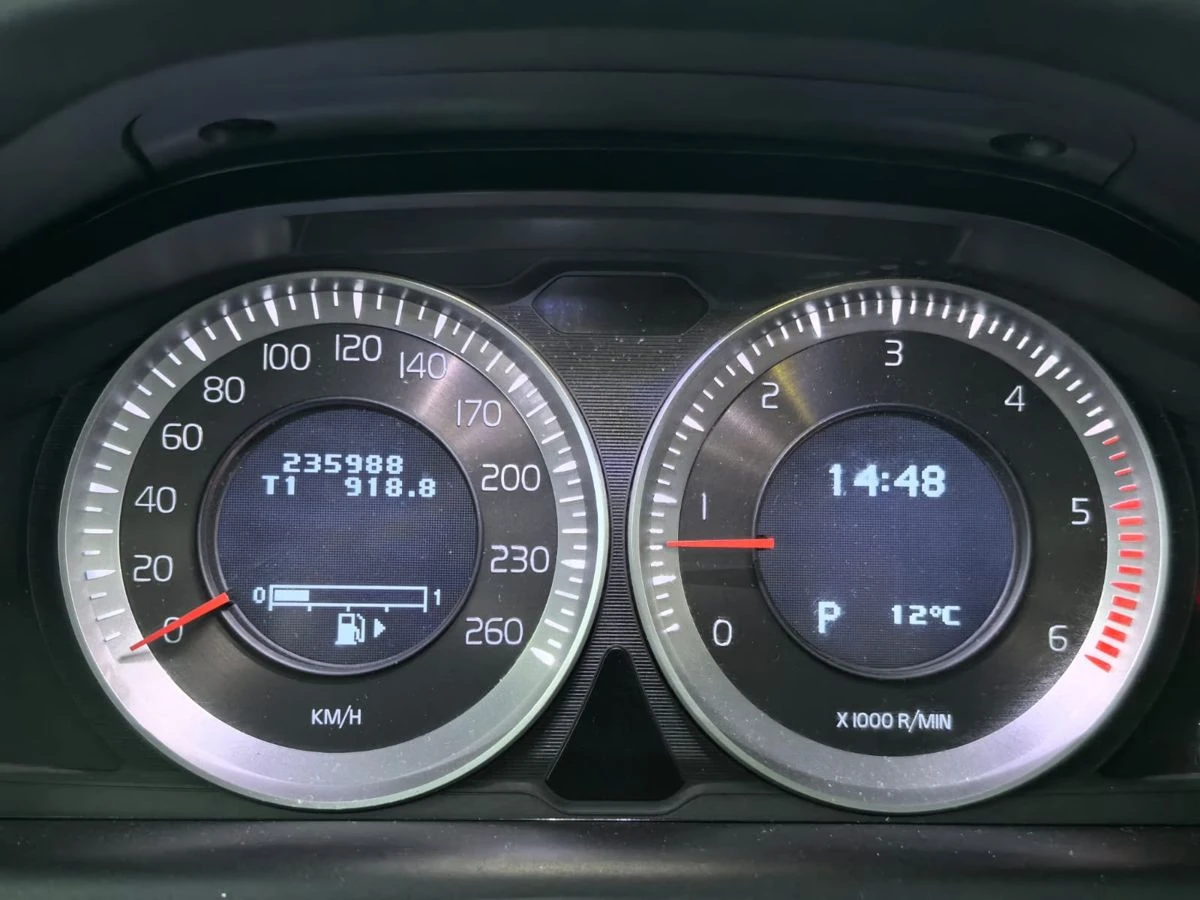 Volvo XC60, 2012г, полный привод, автомат