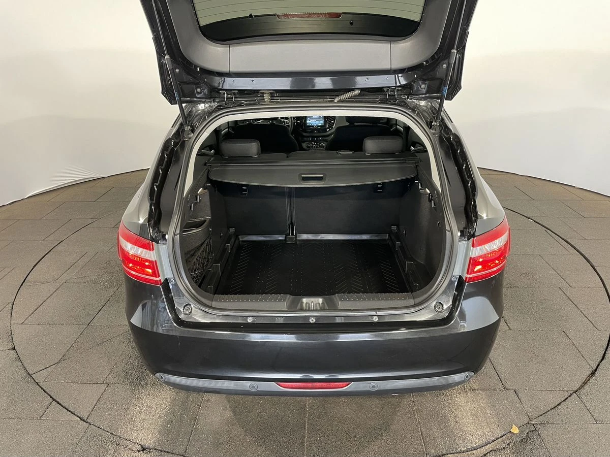 Lada (ВАЗ) Vesta, 2019г, передний привод, механика