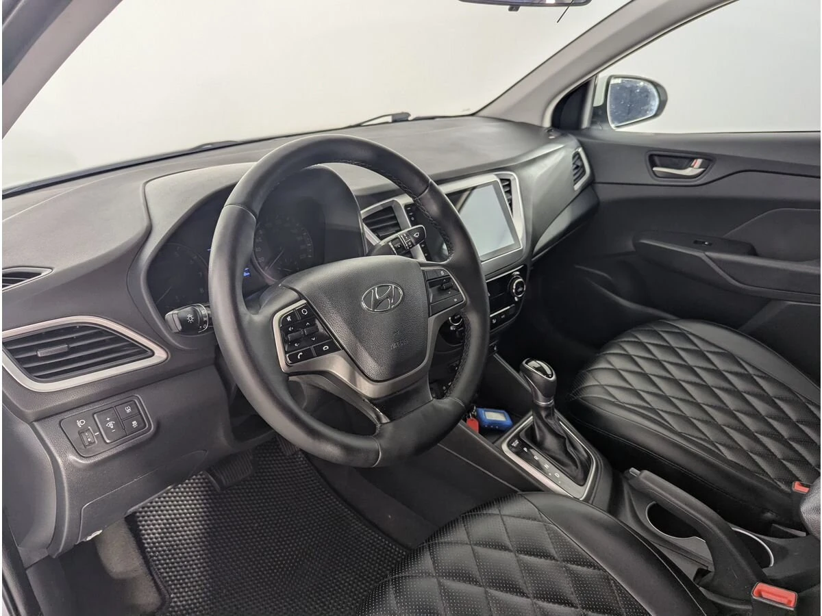 Hyundai Solaris, 2017г, передний привод, автомат