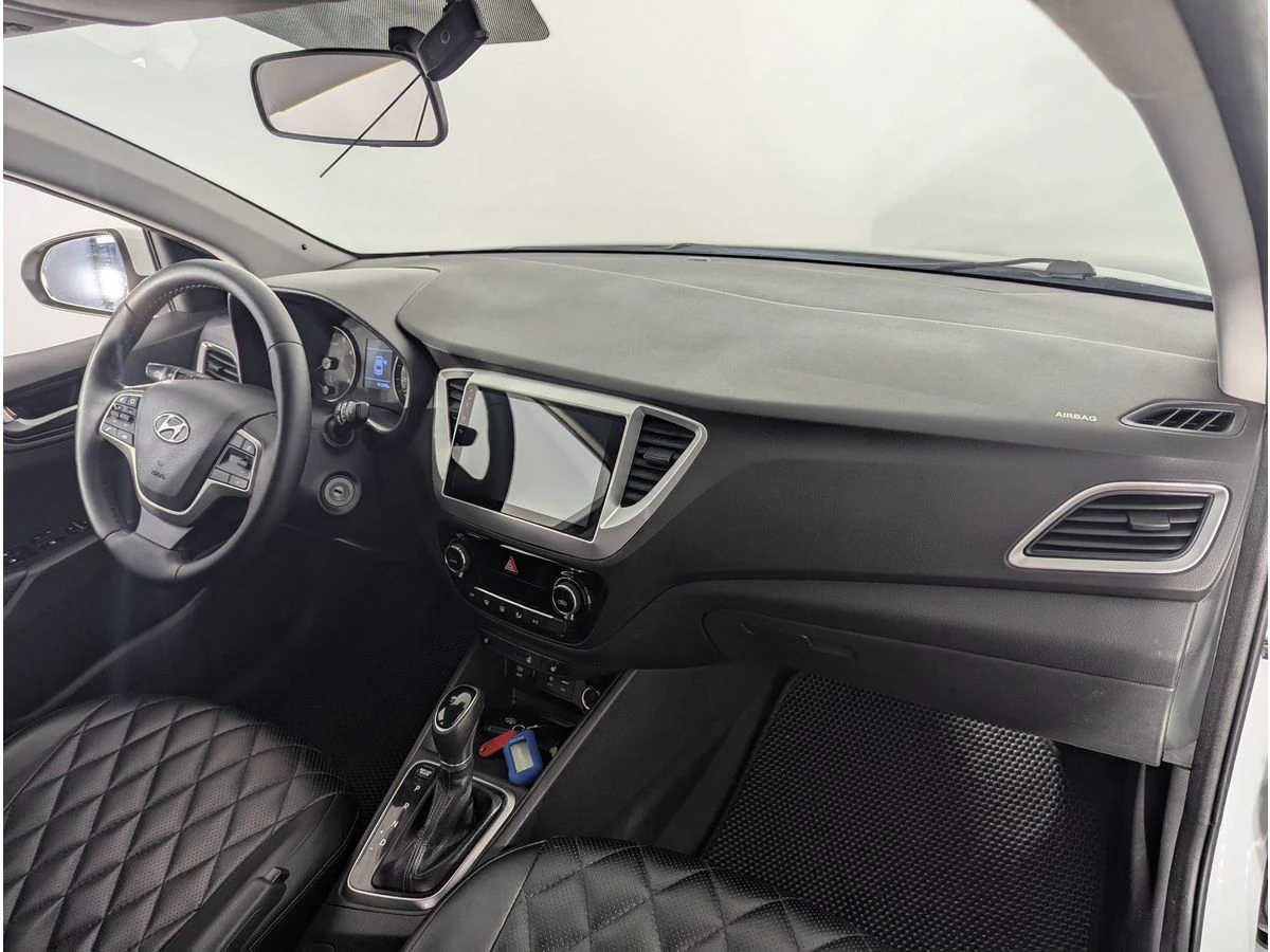 Hyundai Solaris, 2017г, передний привод, автомат