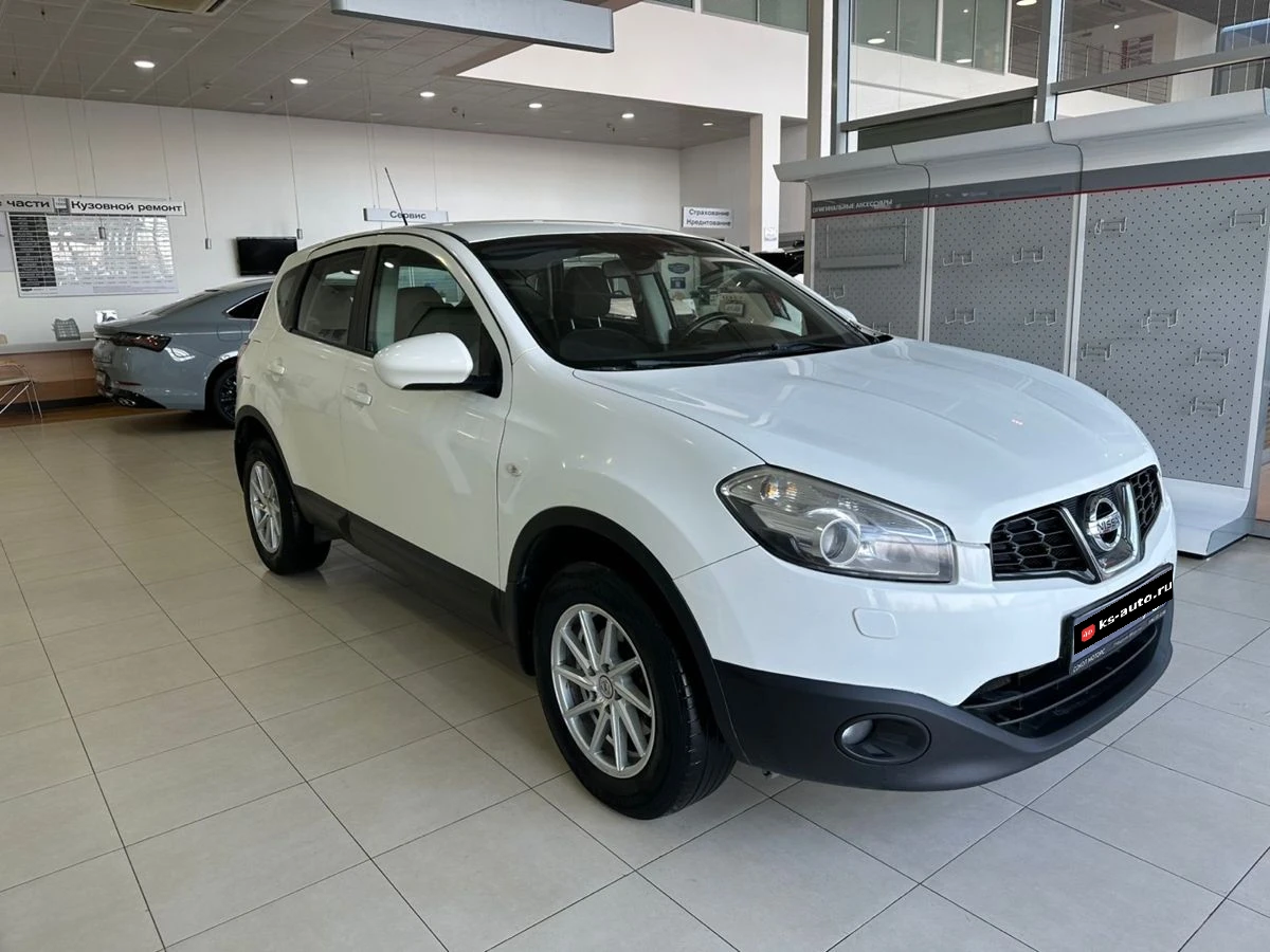 Nissan Qashqai, 2012г, передний привод, механика