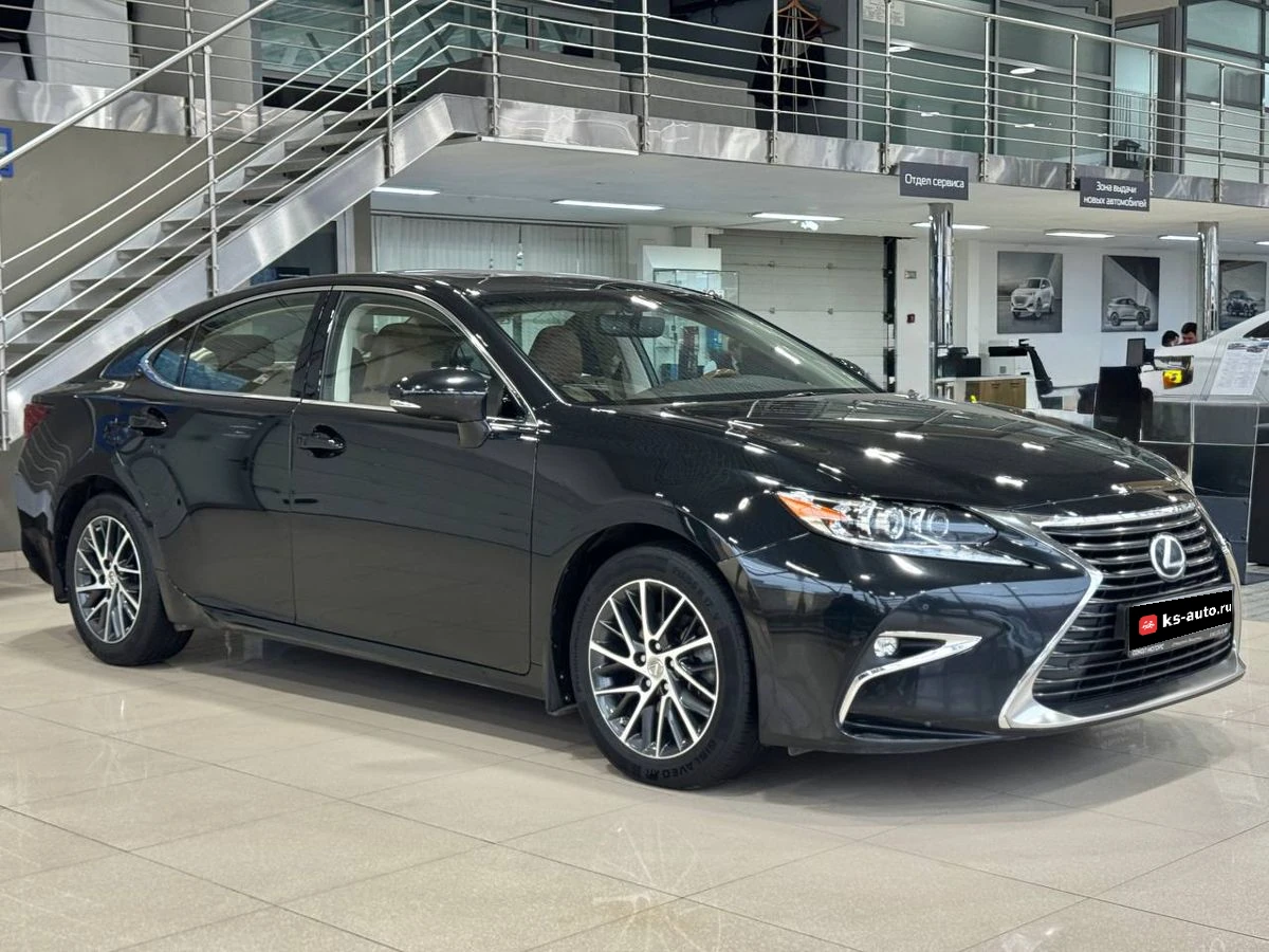 Lexus ES, 2017г, передний привод, автомат
