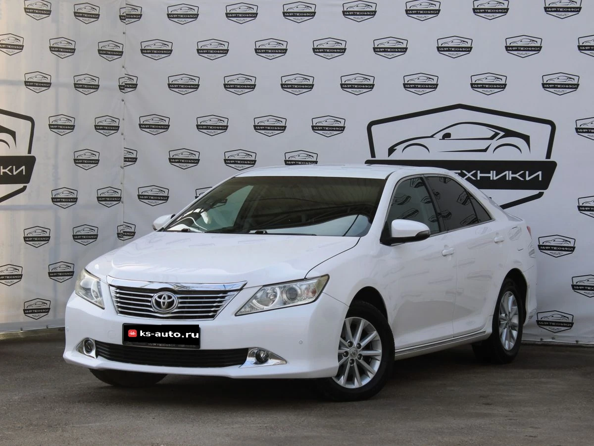 Toyota Camry, 2013г., передний привод, автомат