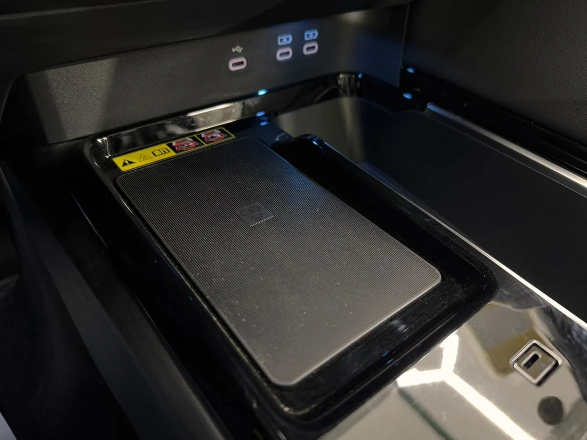 Toyota Camry, 2025г., передний привод, вариатор