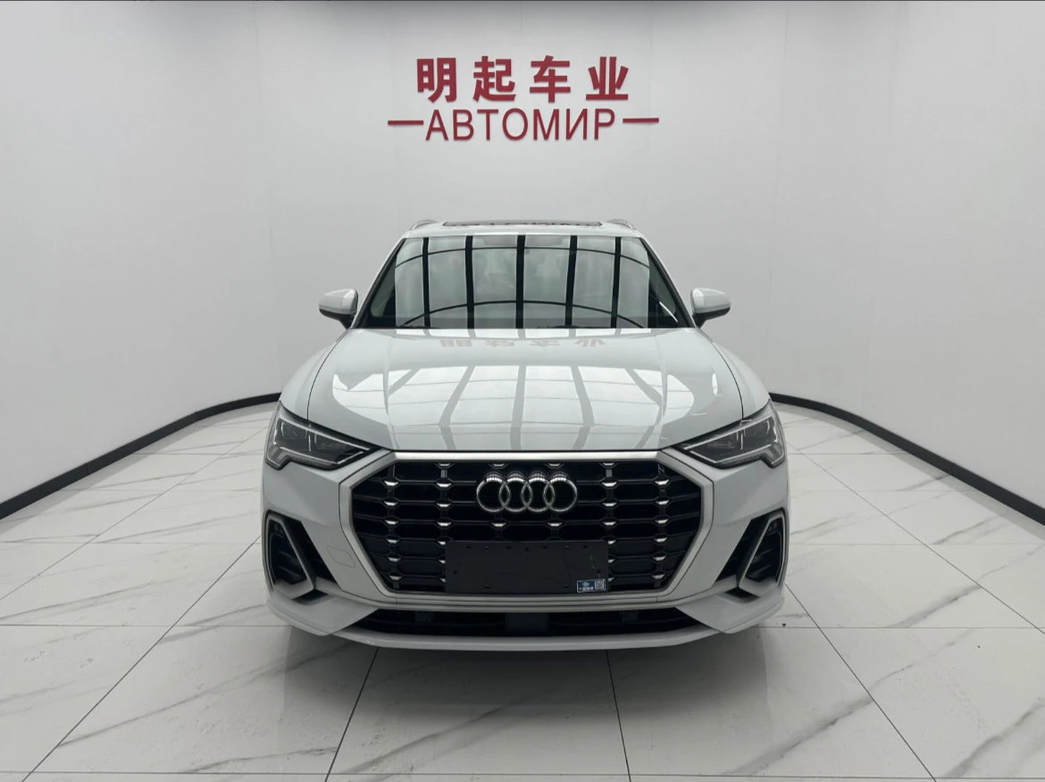 Audi Q3, 2021г, передний привод, робот