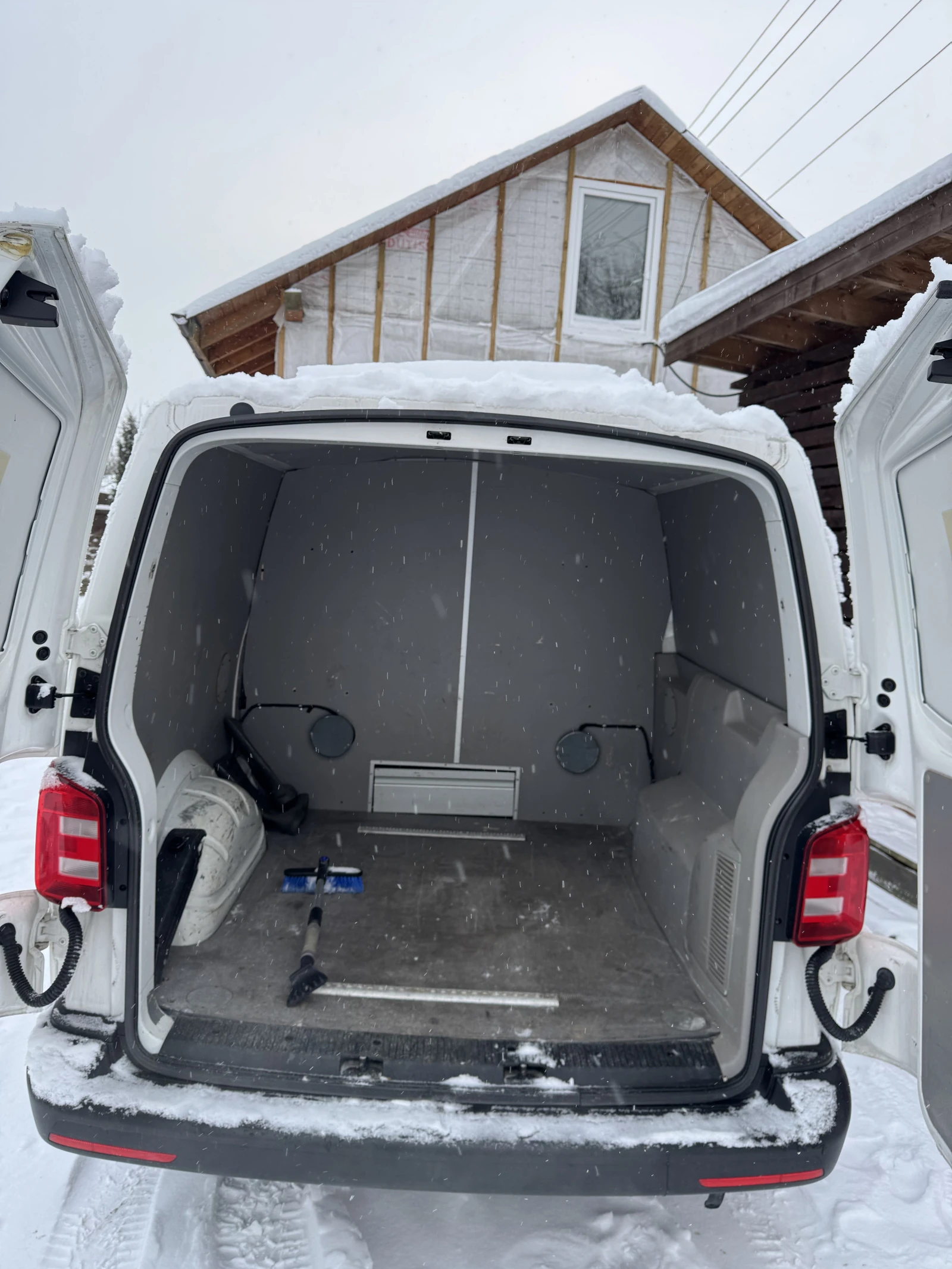 Volkswagen Transporter, 2016г, передний привод, механика